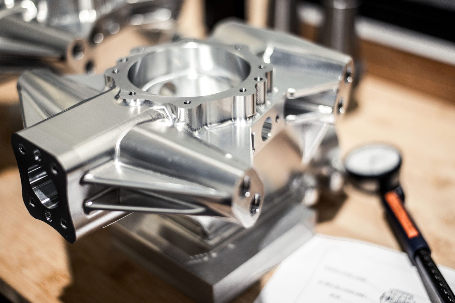 Aus dem Vollen gefrästes Aluminium-Bauteil